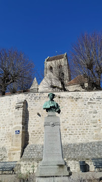 Statue de Charles François Daubigny du Restaurant français Le Chemin des Peintres à Auvers-sur-Oise - n°2