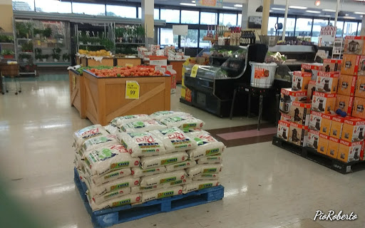 Grocery Store «Bravo Supermarkets», reviews and photos, 7733 W Hillsborough Ave, Tampa, FL 33615, USA