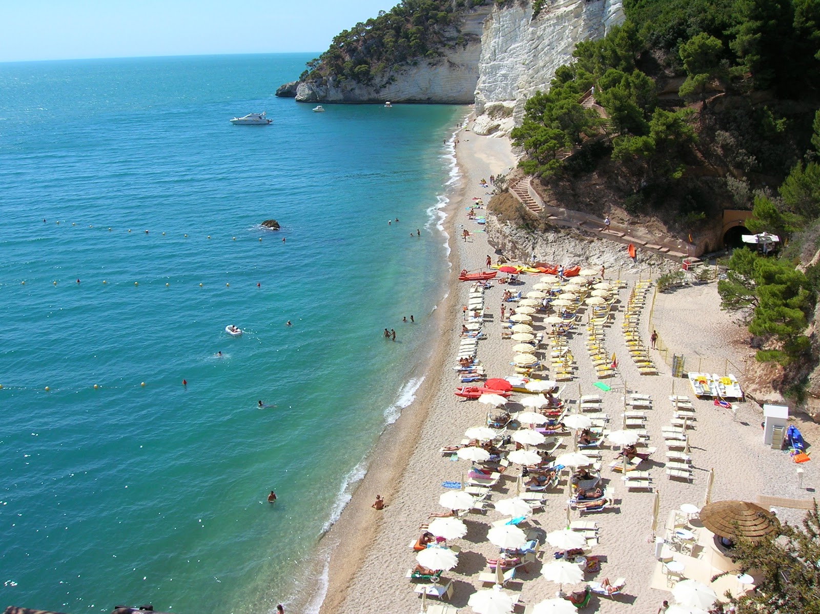 Baia dei Mergoli Plajı'in fotoğrafı çok temiz temizlik seviyesi ile