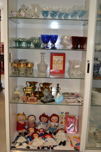 Antique Furniture Store «Aardvark Antiques & Estate Liquidations», reviews and photos, 4316 Mundy Mill Rd, Oakwood, GA 30566, USA