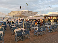 Atmosphère du Restaurant Café Beau Rivage à Marseille - n°1