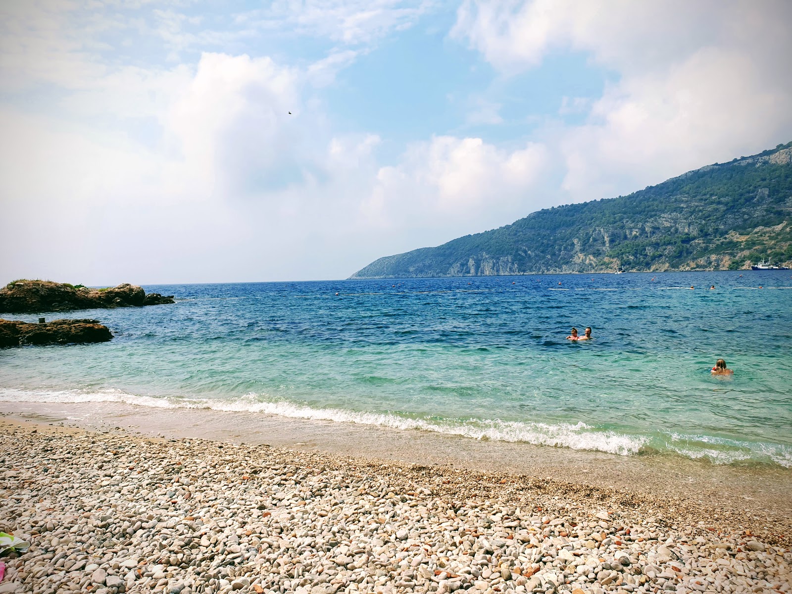 Lucica beach'in fotoğrafı - Çocuklu aile gezginleri için önerilir