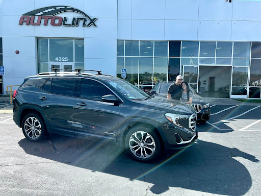 Used Car Dealer «AutoLinx - Luxury Pre-Owned», reviews and photos, 3300 Sonoma Blvd, Vallejo, CA 94590, USA