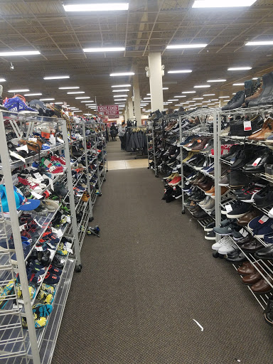 Clothing Store «Burlington Coat Factory», reviews and photos, 1300 N Larkin Ave, Joliet, IL 60435, USA