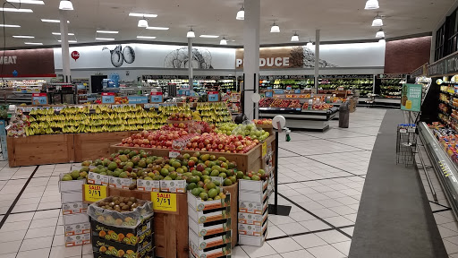 Grocery Store «Schnucks», reviews and photos, 200 N Vine St, Urbana, IL 61802, USA