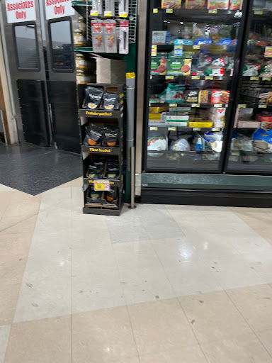 Grocery Store «Harris Teeter», reviews and photos, 3779 Boston St, Baltimore, MD 21224, USA