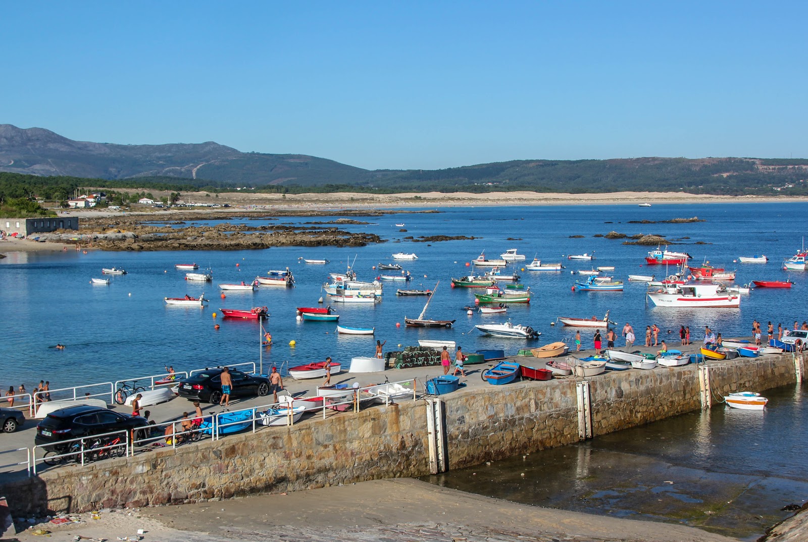Praia Robeira'in fotoğrafı - rahatlamayı sevenler arasında popüler bir yer