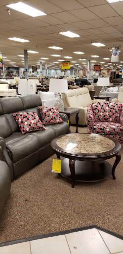 Furniture Store «Raymour & Flanigan Furniture and Mattress Clearance Center», reviews and photos, 8015 Oswego Rd, Liverpool, NY 13090, USA