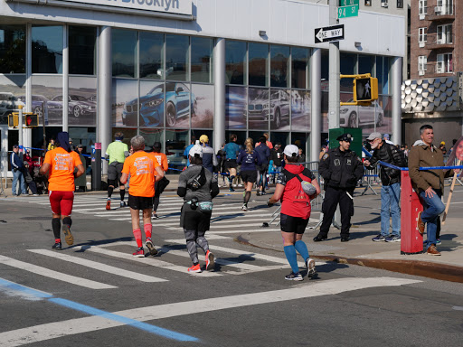 BMW Dealer «Life Quality BMW: Sales», reviews and photos, 9326 4th Ave, Brooklyn, NY 11209, USA