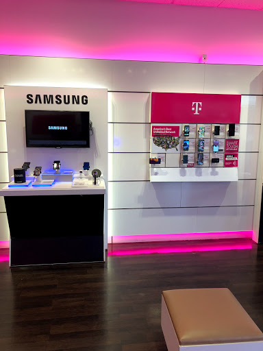 Cell Phone Store «T-Mobile», reviews and photos, 4211 Atlanta Hwy Suite 400, Loganville, GA 30052, USA
