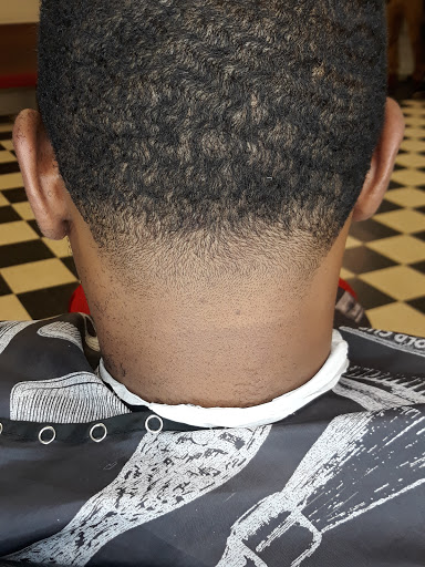 Barber Shop «Friendly Barber Shop», reviews and photos, 602 N Eastman Rd, Longview, TX 75601, USA