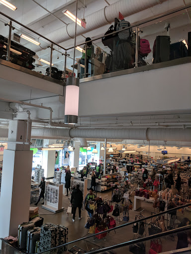 Department Store «Nordstrom Rack Lincoln Park», reviews and photos, 1551 N Sheffield Ave, Chicago, IL 60642, USA