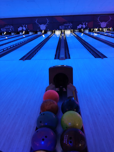 Bowling Alley «Brunswick Zone Hawthorn Lanes», reviews and photos, 316 Center Dr, Vernon Hills, IL 60061, USA