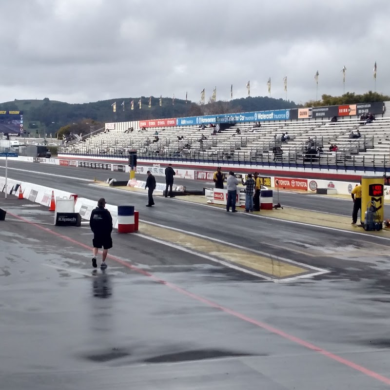 In-N-Out Burger Pomona Dragstrip