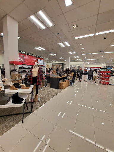 Shopping Mall «Cross County Shopping», reviews and photos, 8000 Mall Walk, Yonkers, NY 10704, USA