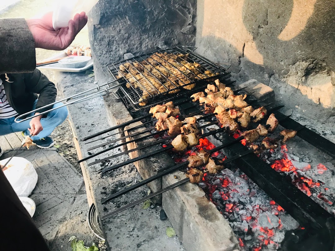 BBQ point Lake View Park