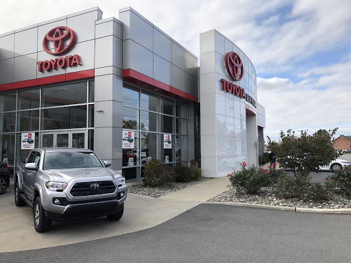 Toyota Dealer «New Holland Toyota», reviews and photos, 524 W Main St, New Holland, PA 17557, USA