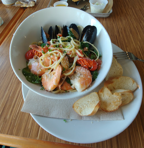 Seafood Restaurant «Dockers Restaurant», reviews and photos, 3505 Marina View Point, Muskegon, MI 49441, USA