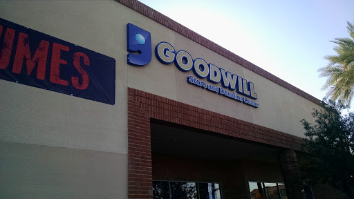 Thrift Store «Kyrene & Warner Goodwill Retail Store & Donation Center», reviews and photos, 575 W Warner Rd, Tempe, AZ 85284, USA