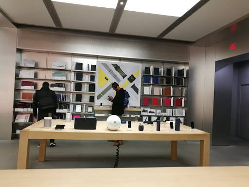 Computer Store «Apple Boylston Street», reviews and photos, 815 Boylston St, Boston, MA 02116, USA