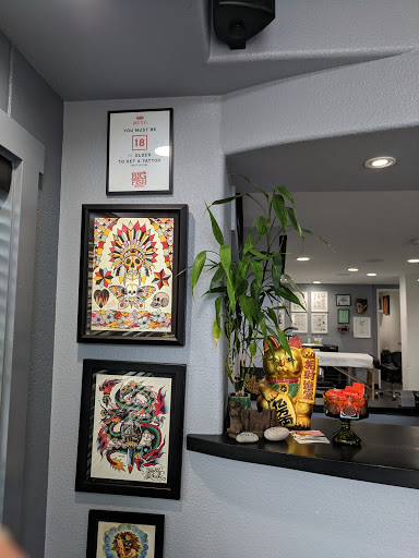 Tattoo Shop «Big Fish Tattoo», reviews and photos, 405 N Hwy 101, Solana Beach, CA 92075, USA