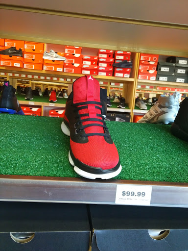 Shoe Store «WSS», reviews and photos, 6250 Atlantic Ave, Bell, CA 90201, USA