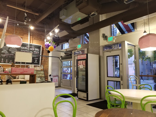 Cafe «Cupcake Royale», reviews and photos, 108 Pine St, Seattle, WA 98101, USA