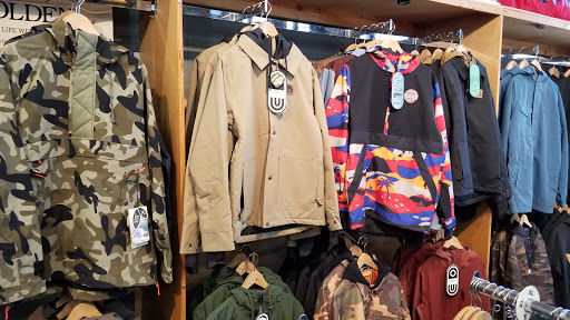 Snowboard Shop «Milo Snow and skate», reviews and photos, 905 Lincoln Way #300, Auburn, CA 95603, USA