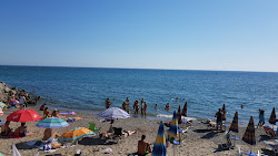 Foto de Currilave beach com linha costeira longa e reta