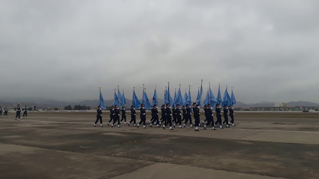 Comentarios y opiniones de Escuela de Oficiales de la Fuerza Aérea del Perú