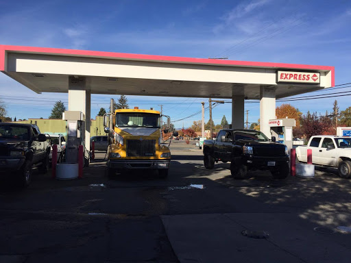 Convenience Store «Express Mart», reviews and photos, 998 S State St, Ukiah, CA 95482, USA