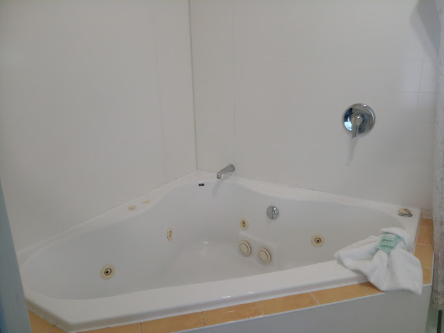 Edelweiss Motel Phone number
