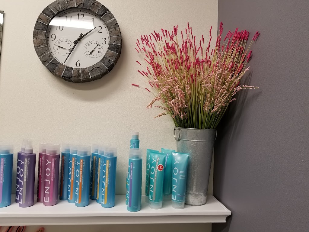 Studio 33 Hair salon 92562