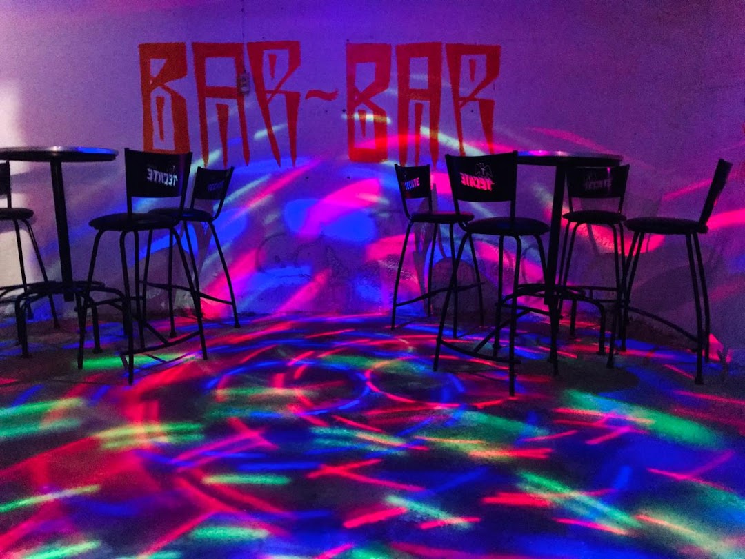 Bar-Bar Club Social