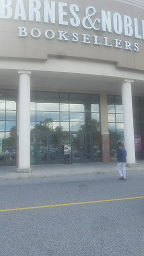 Book Store «Barnes & Noble», reviews and photos, 58 S 32nd St, Camp Hill, PA 17011, USA