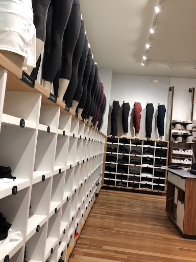 Sportswear Store «lululemon», reviews and photos, 8702 Keystone Crossing #21, Indianapolis, IN 46240, USA