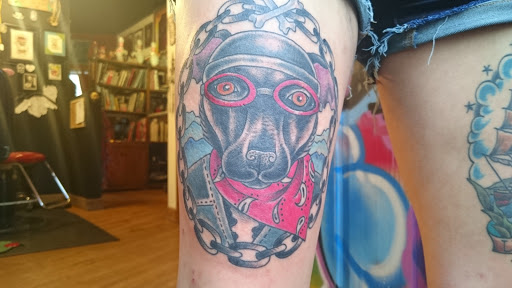 Tattoo Shop «Freaks & Geeks Tattoo Sideshow», reviews and photos, 745 Haywood Rd, Asheville, NC 28806, USA