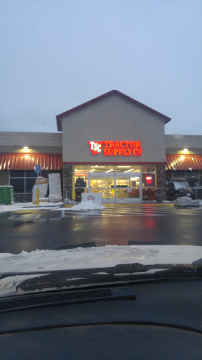 Tractor Supply Co., 1303 North Exchange Dr, Saratoga Springs, UT 84045, USA, 
