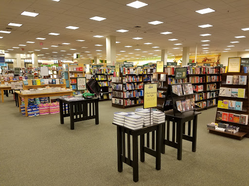 Book Store «Barnes & Noble», reviews and photos, 112 Eisenhower Pkwy, Livingston, NJ 07039, USA