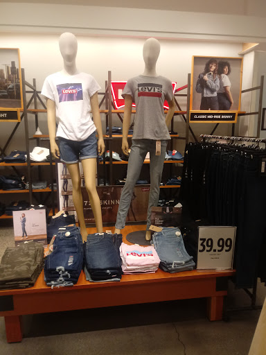 Shopping Mall «Chapel Hill Mall», reviews and photos, 2000 Brittain Rd, Akron, OH 44310, USA