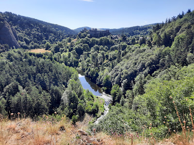 Point de vue sur la Loire et Arlempdes à Arlempdes