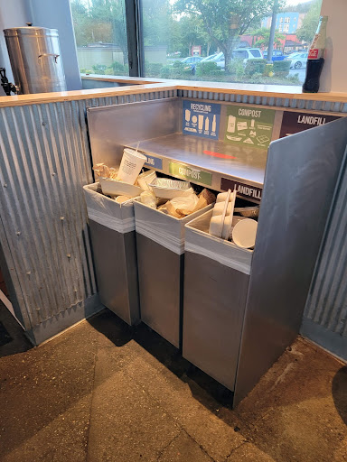 Mexican Restaurant «Chipotle Mexican Grill», reviews and photos, 775 NW Gilman Blvd, Issaquah, WA 98027, USA