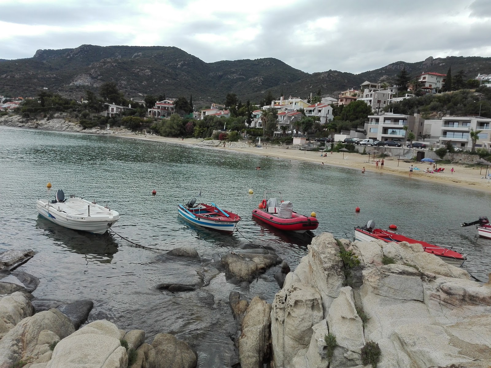 Photo de Glastres beach avec petite baie