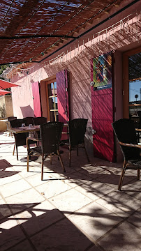 Atmosphère du Restaurant Le Chapeau Rouge à Simiane-la-Rotonde - n°11