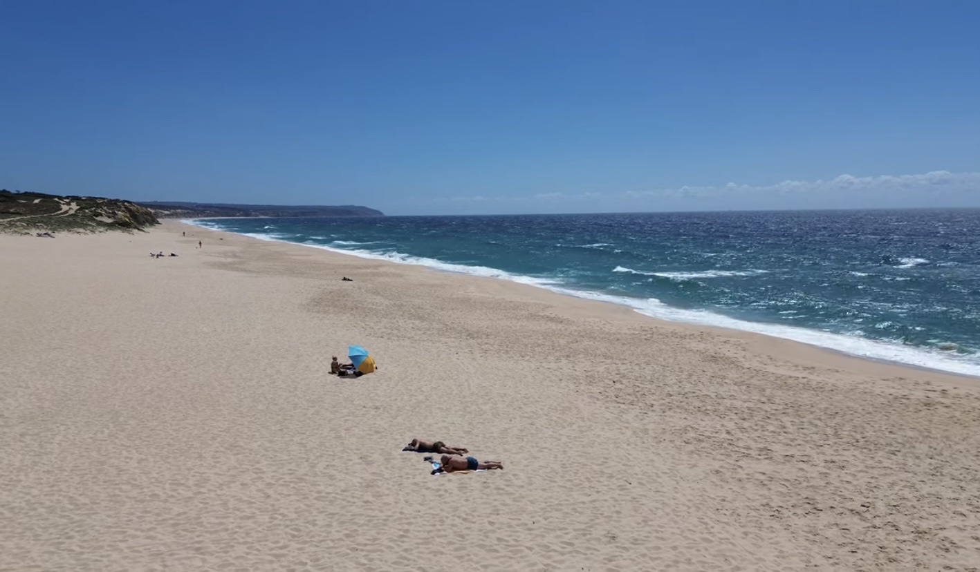 Praia da Lagoa de Albufeira-Mar'in fotoğrafı çok temiz temizlik seviyesi ile