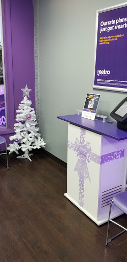 Cell Phone Store «MetroPCS Authorized Dealer», reviews and photos, 21631 Village Lakes Shopping Center Dr, Land O Lakes, FL 34639, USA