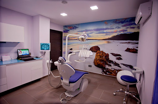 Clínica dental AQUA en Trujillo, Cáceres‎