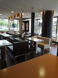 Atmosphère du Restaurant de hamburgers McDonald's à Aixe-sur-Vienne - n°12