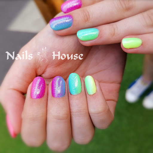 Nails House