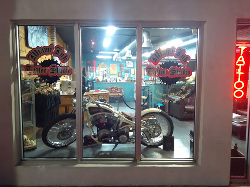 Tattoo Shop «Love Hate Tattoo Studio», reviews and photos, 1360 Washington Ave, Miami Beach, FL 33139, USA